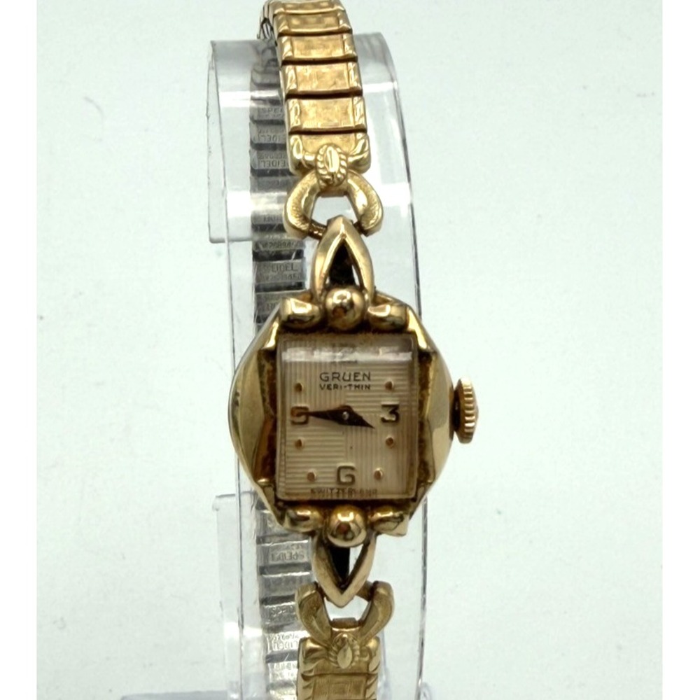 Vintage Gruen Veri-Thin Ladies Gold Tone Mechanical Watch Runs Expansion Band